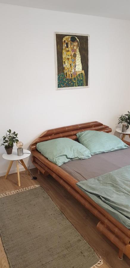 Frisch Renoviert Mit Dachterrasse - Geniesse Ruhe Und Grun Nahe Neustadt Aisch 诺伊施塔特·安德尔埃斯克 外观 照片